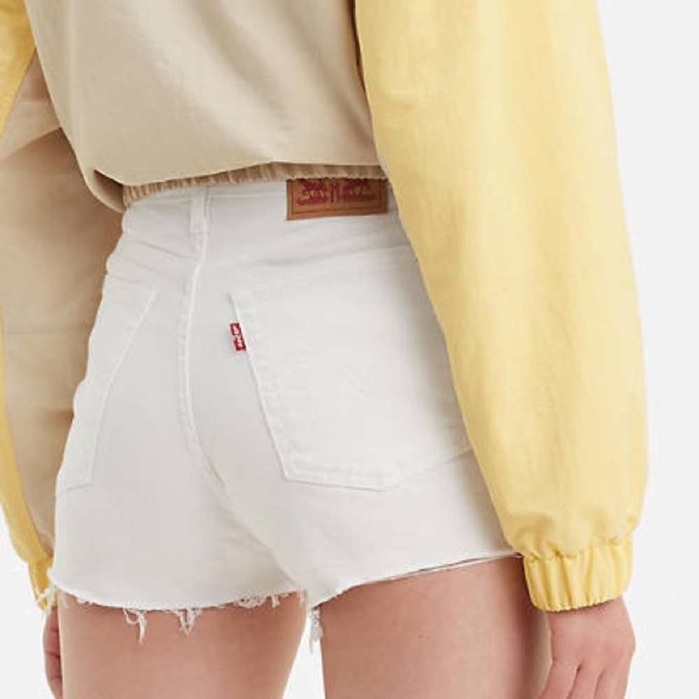 Levi’s High Rise Shorts - Picture 2 of 4